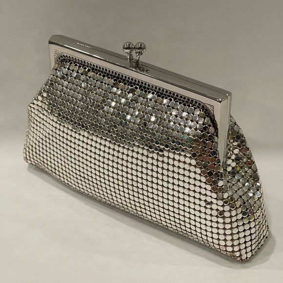 Whiting Davis USA Vintage Silver Color Metal Mesh Small Evening Handbag Wallet - Picture 13 of 16